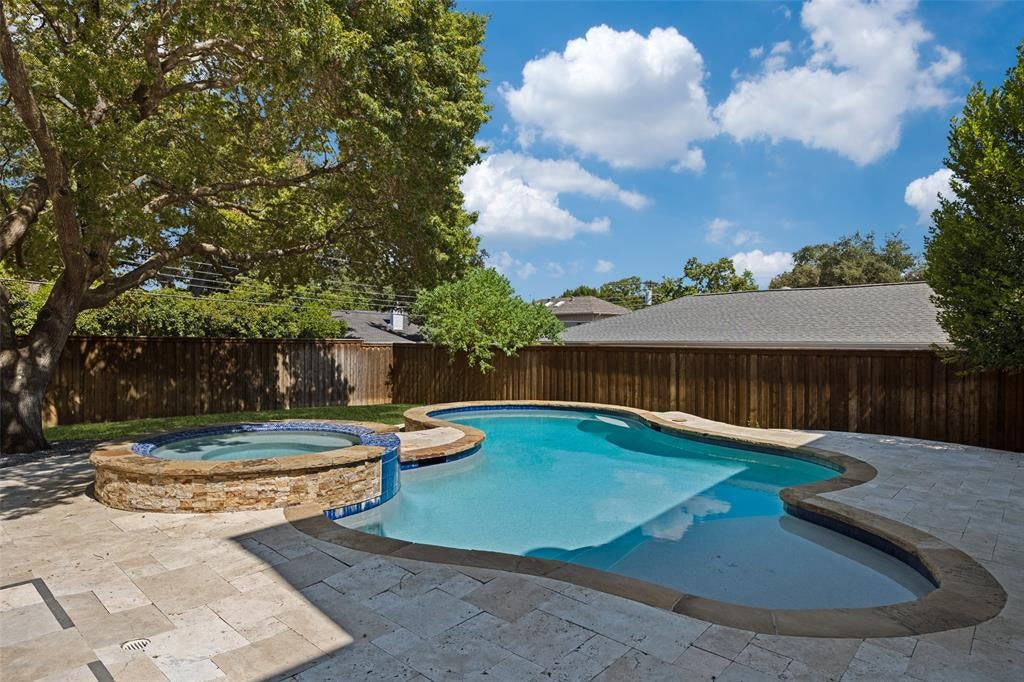 7219 Stonetrail Drive
