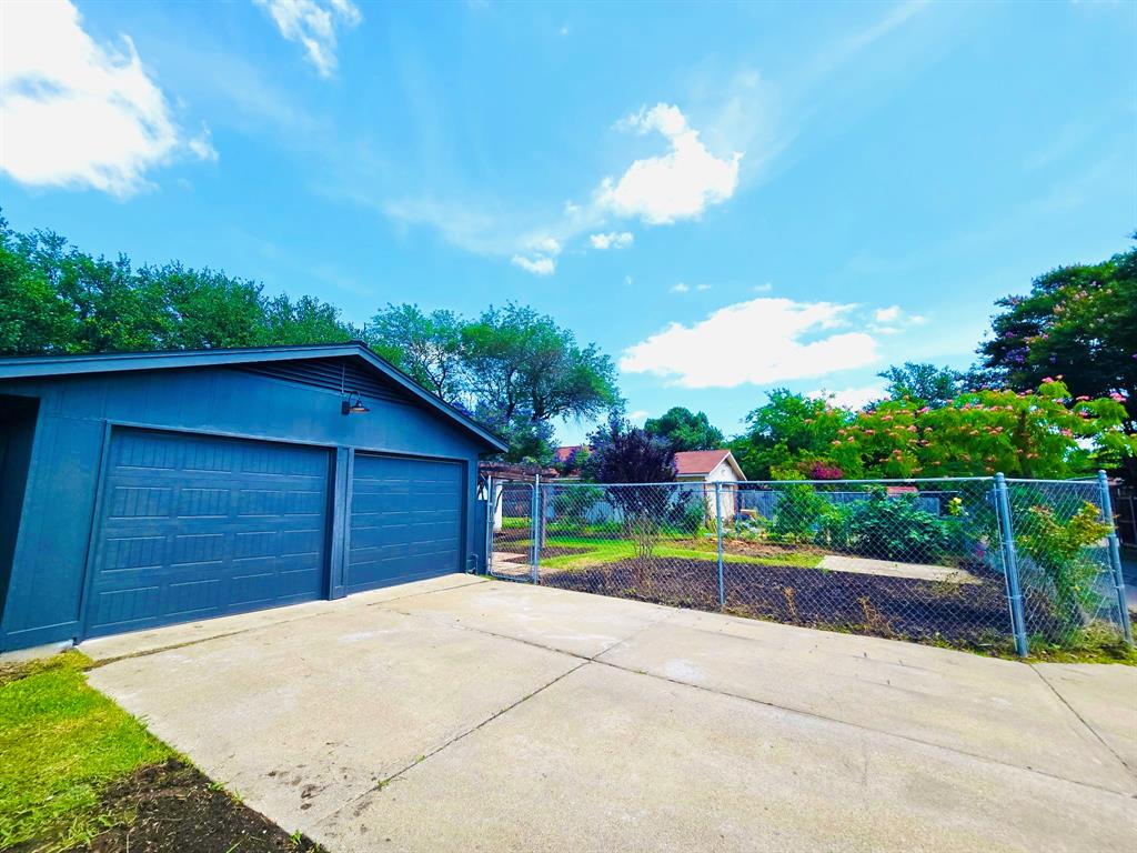 La Prada 03 - Residential Lease