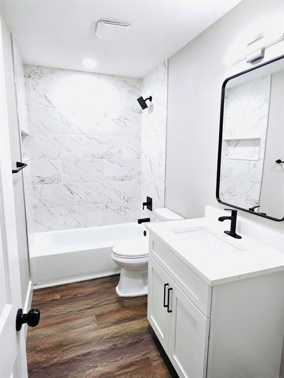 La Prada 03 - Residential Lease