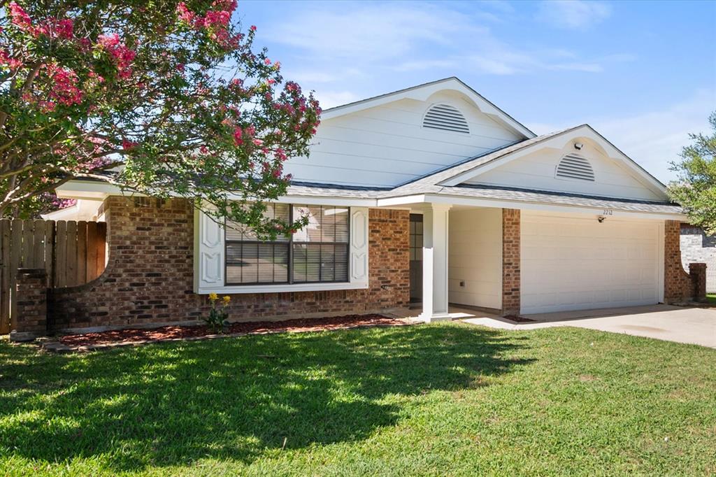 2212 Hollybush Lane