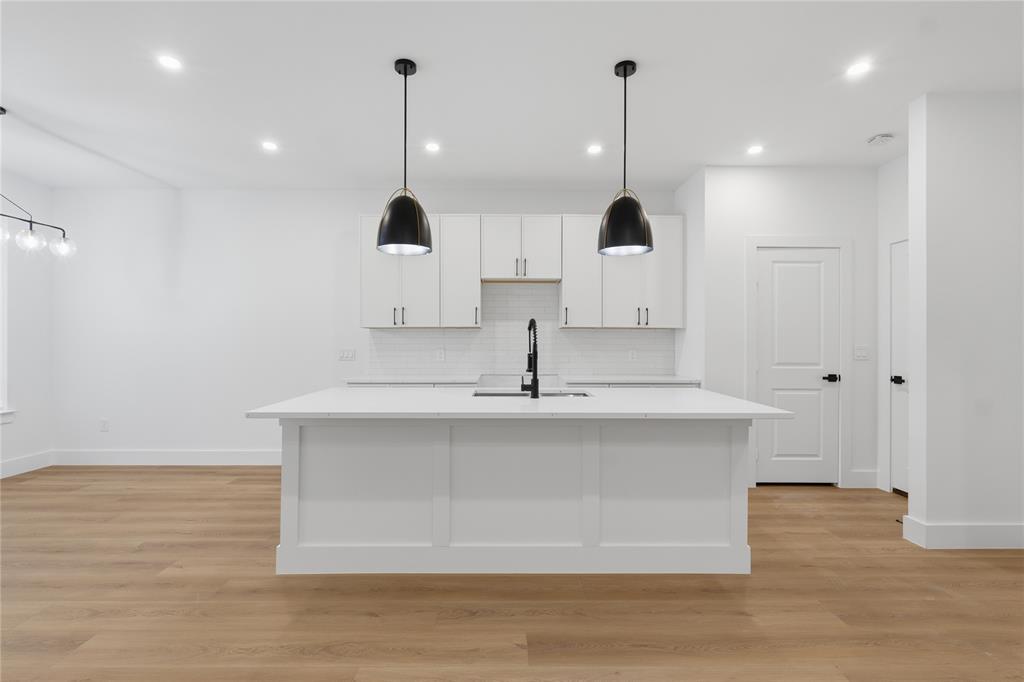 A W Grahams Bl A-2403 - Residential