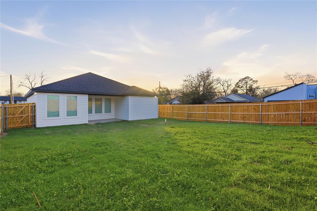 A W Grahams Bl A-2403 - Residential