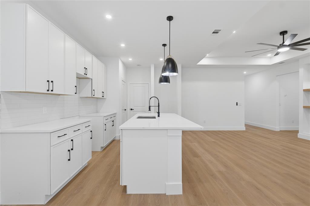 A W Grahams Bl A-2403 - Residential