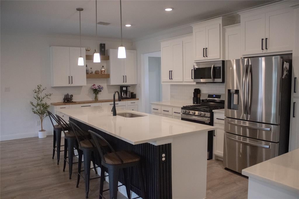 332 Lakeside Drive