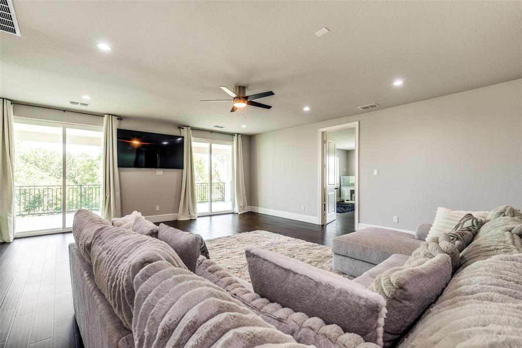 7281 Waters Edge Drive