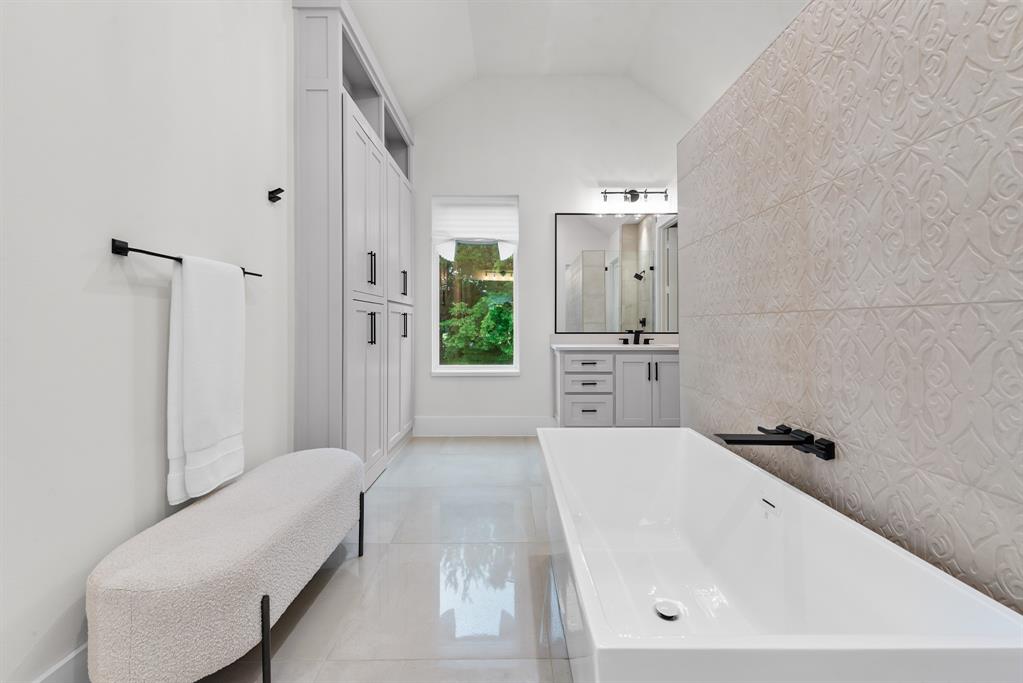 Renaissance - Residential