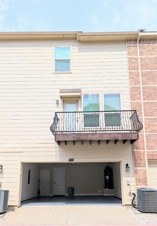 Brownstones At Vista Ridge Con - Residential Lease