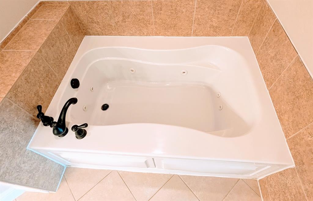 Brownstones At Vista Ridge Con - Residential Lease