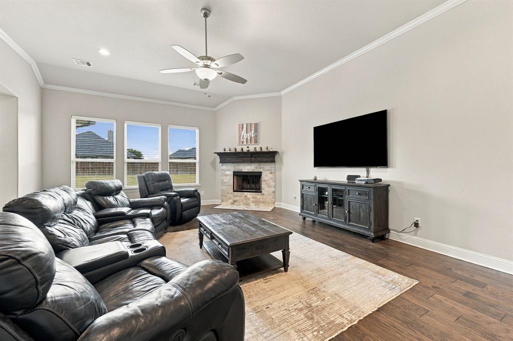 813 Rustic Trail
