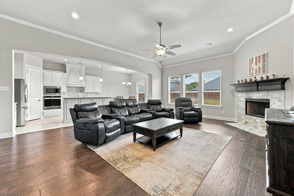 813 Rustic Trail