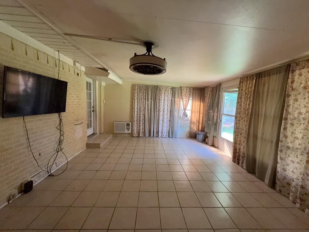 Garden Oaks 04 - Residential Lease