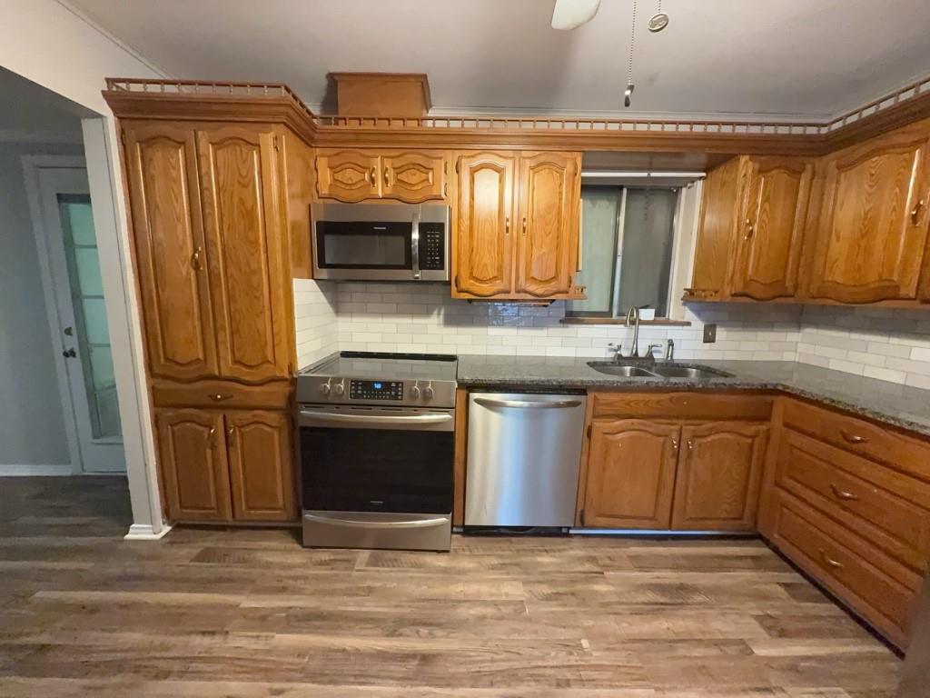 Garden Oaks 04 - Residential Lease