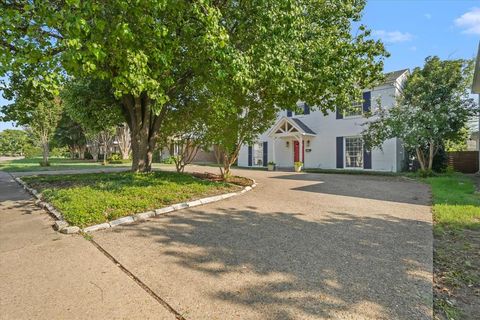 Tiny photo for 5416 Winton Street, Dallas, TX 75206 (MLS # 21071167)