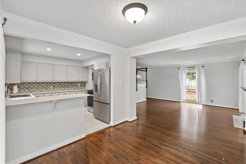 Tiny photo for 5416 Winton Street, Dallas, TX 75206 (MLS # 21071167)