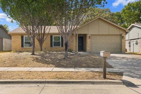 Photo of 6429 Yarmouth Avenue, North Richland Hills, TX 76182 (MLS # 21391606)
