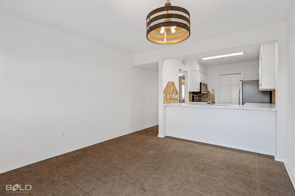 Shreveport, Louisiana 71105, United States, 3 Bedrooms Bedrooms, ,3 BathroomsBathrooms,Residential,Contingent,34438