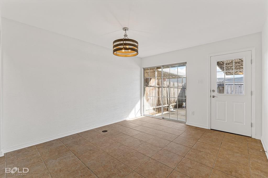 Shreveport, Louisiana 71105, United States, 3 Bedrooms Bedrooms, ,3 BathroomsBathrooms,Residential,Contingent,34438