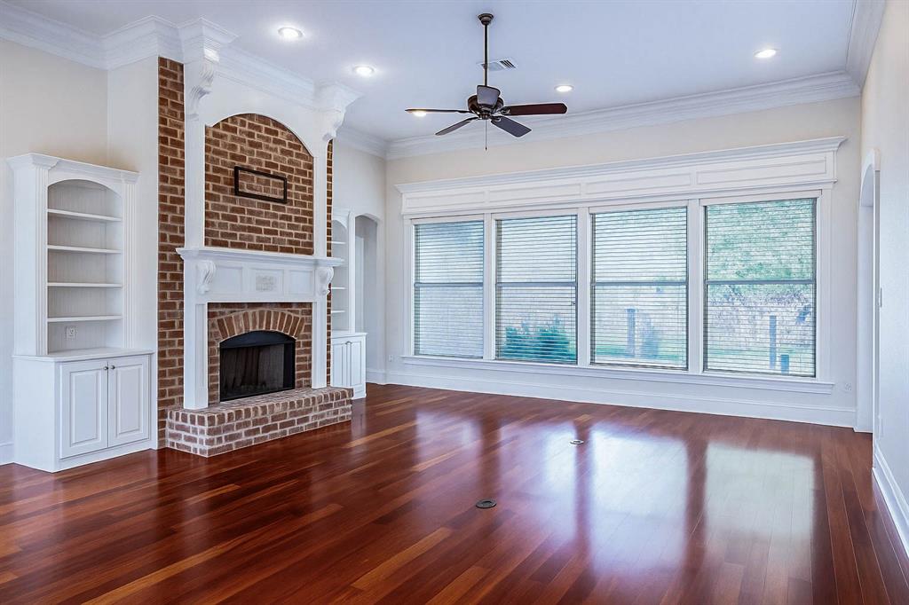 Twelve Oaks - Residential