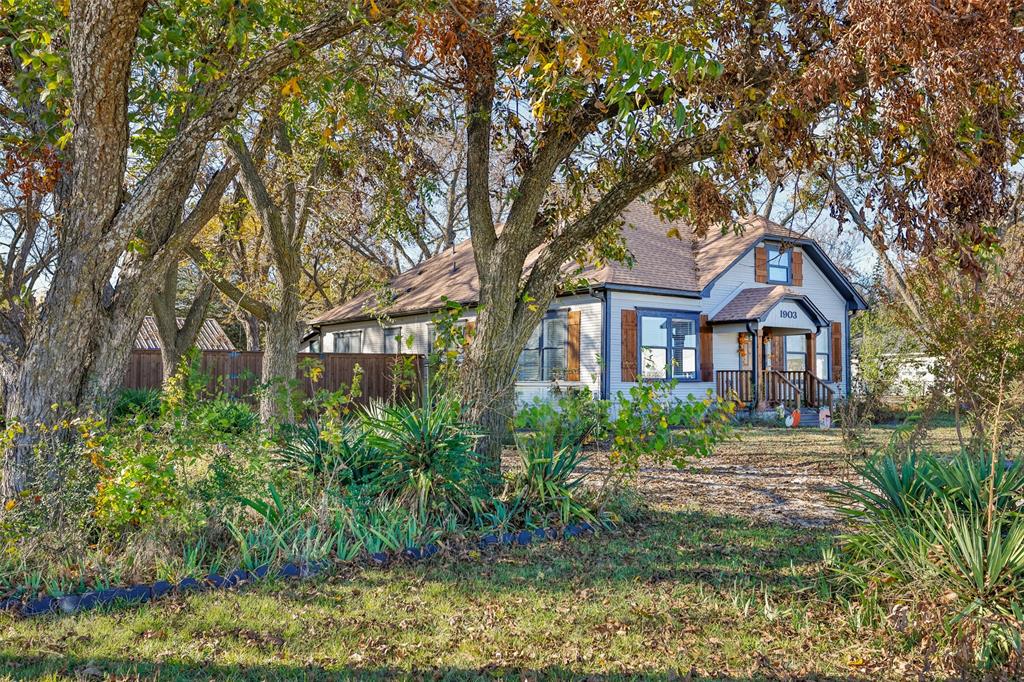 1903 N Weaver Street