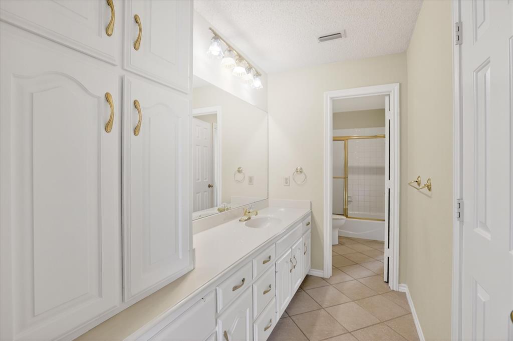 Woodland Hills Colleyville - Residential