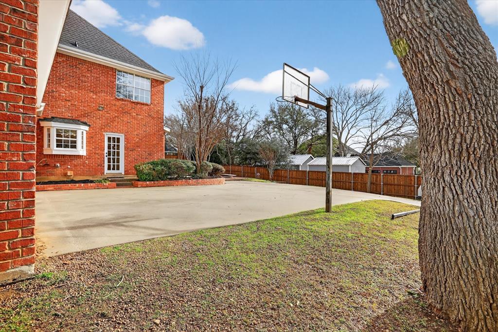 Woodland Hills Colleyville - Residential