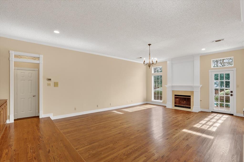 Woodland Hills Colleyville - Residential