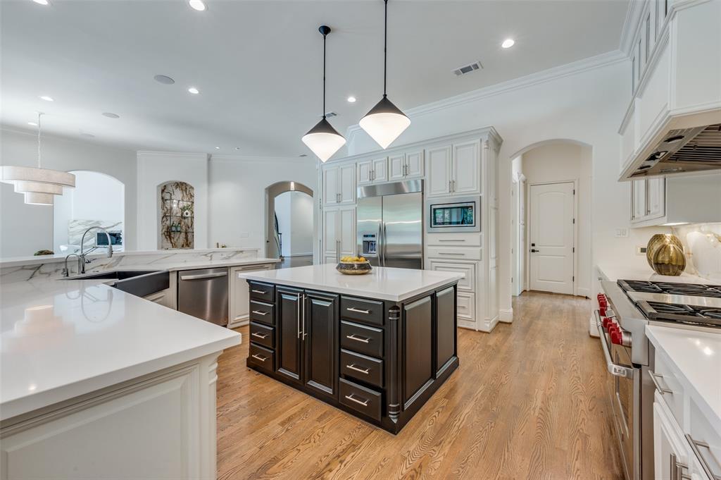 Royal Crest - Residential