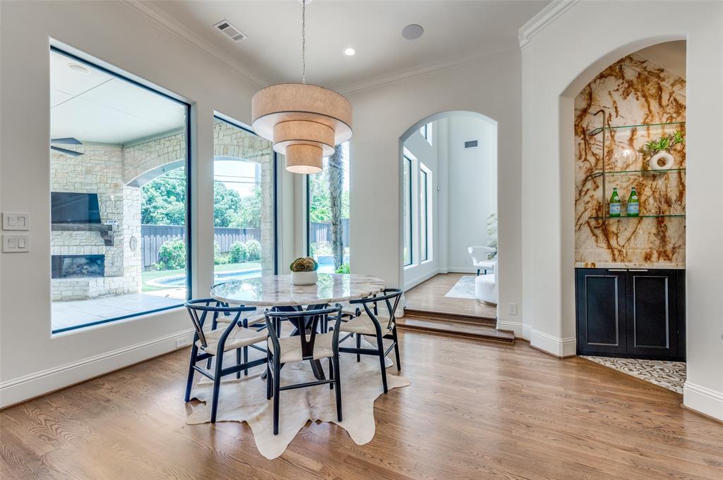 Royal Crest - Residential