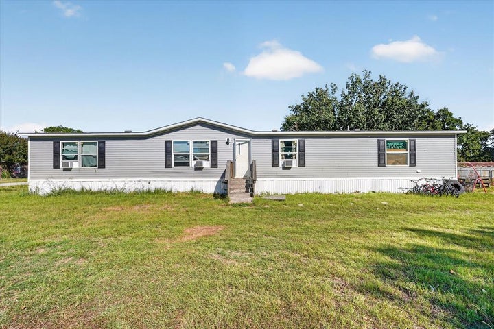 Photo 1 of 37 — 9313 Robin, Hawk Cove, TX 75474