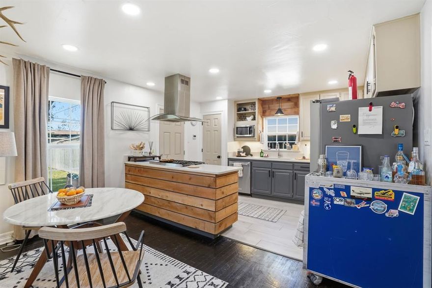 Exceptionally remodeled and updated two-bedroom, one-bath cottage near TCU, located in the  Ryan Place subdivision. The primary is oversized, with ample storage and a massive walk-in closet. Situated on a Tree-lined street just a few blocks off of famous Elizabeth St. All updated windows, siding, Foundation, appliances, flooring, exterior paint, LED lighting, ceiling fans, Walk-in closets, huge open kitchen and breakfast area, under-cabinet lighting, Quartz counters, Gourmet commercial stove and oven, Hardwood Floors, Tankless water heater, and recent central heat and air. Rear 2 Car detached garage plus storage (Not warranted), Washer-dryer, French door fridge. Pass with sales.