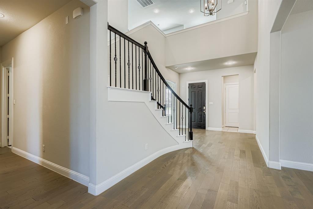 932 Hunters Creek Drive