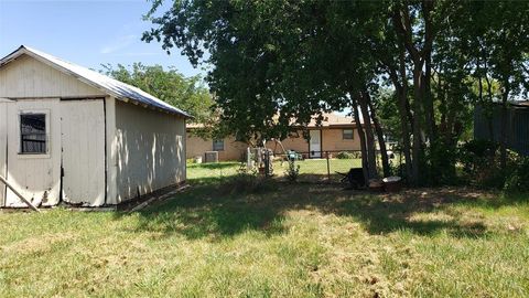 A home in Mineral Wells