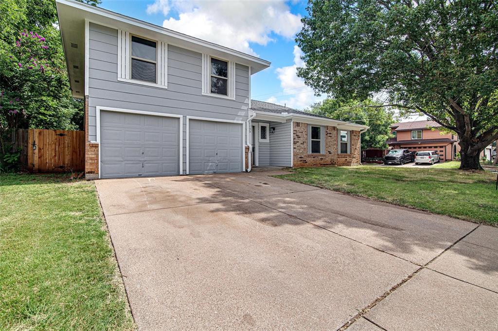 1233 Nicole Way