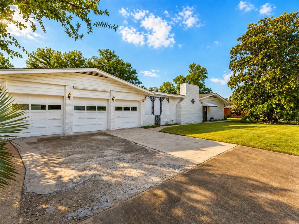 203 Lakeridge Road