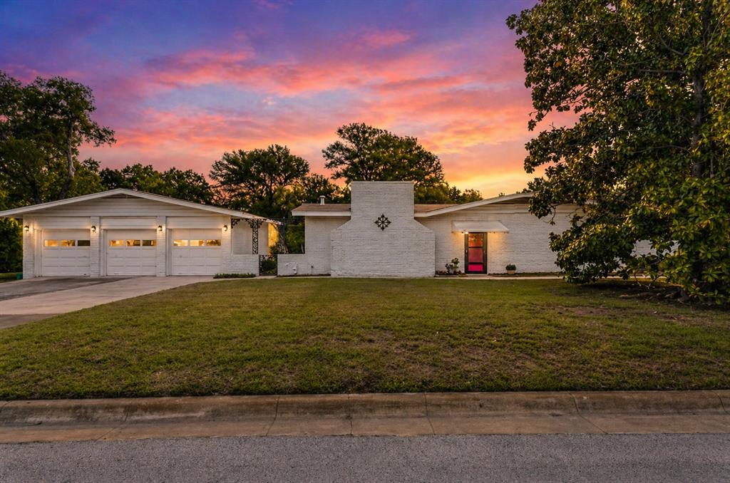 203 Lakeridge Road