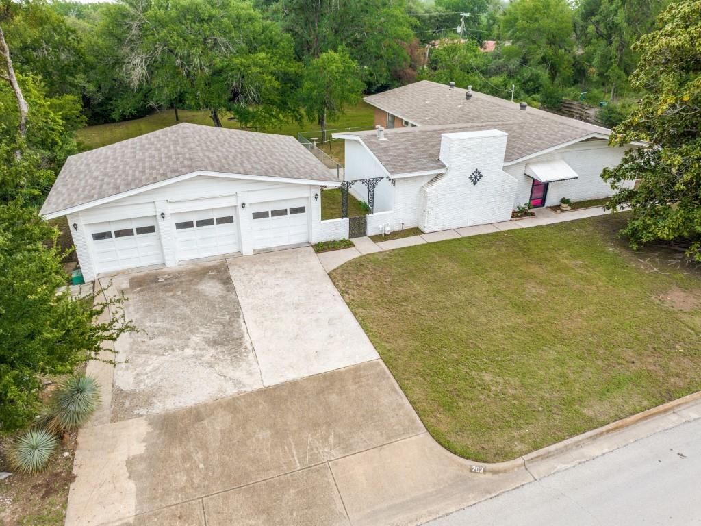 203 Lakeridge Road