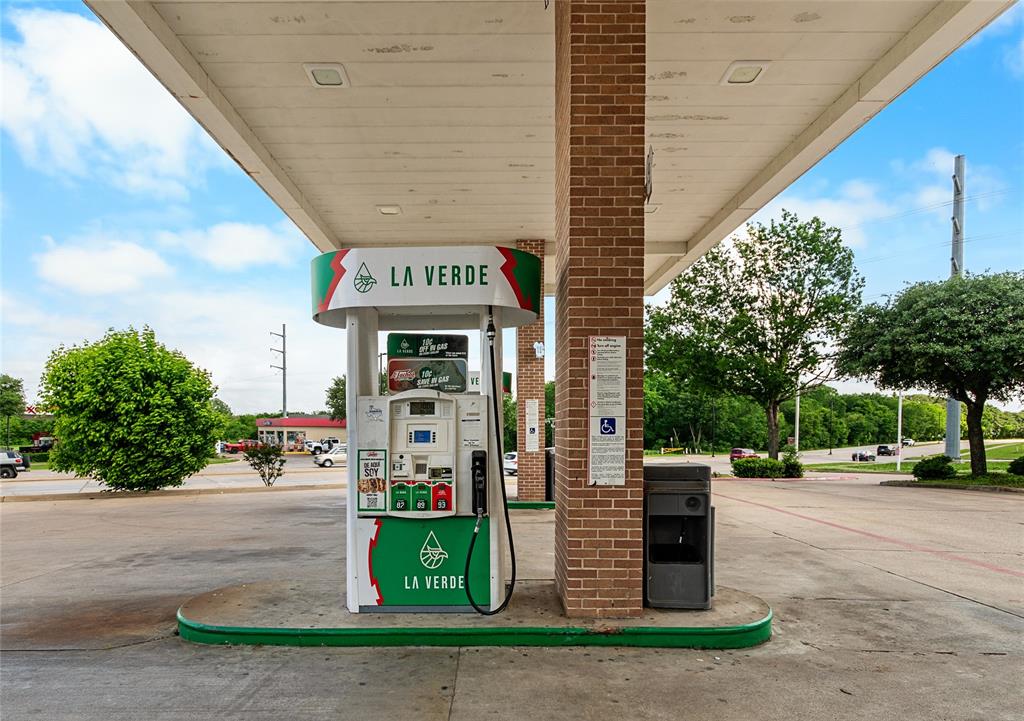 Exxon Centerville - Commercial Sale