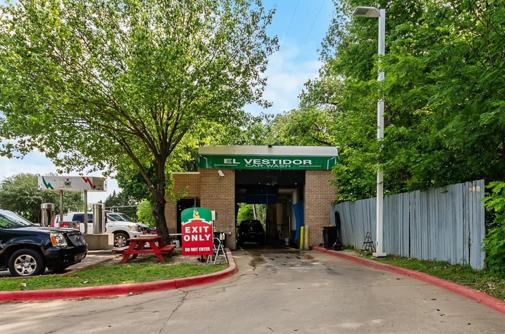 Exxon Centerville - Commercial Sale