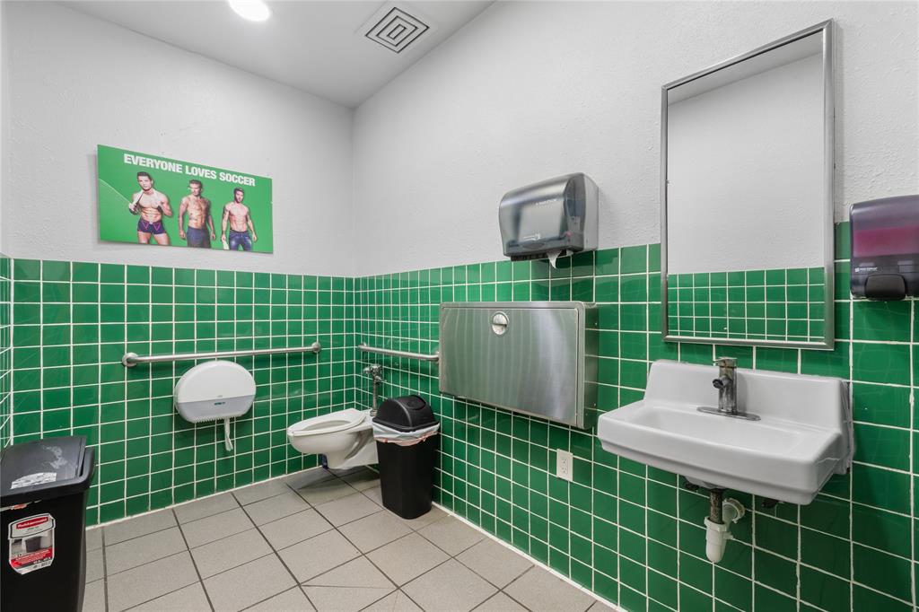 Exxon Centerville - Commercial Sale