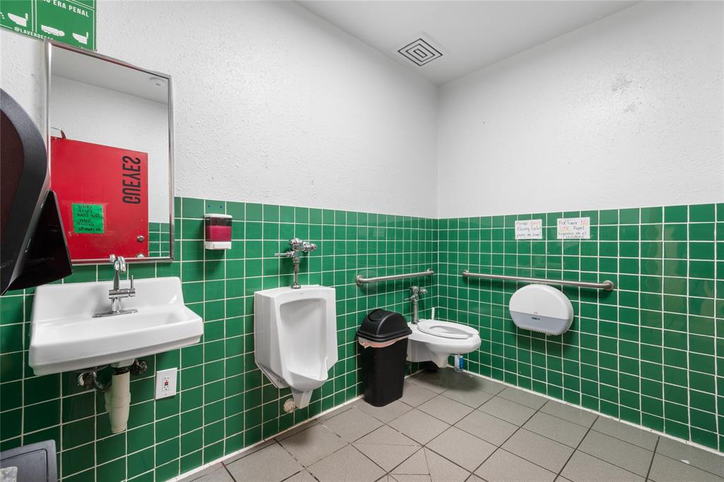 Exxon Centerville - Commercial Sale