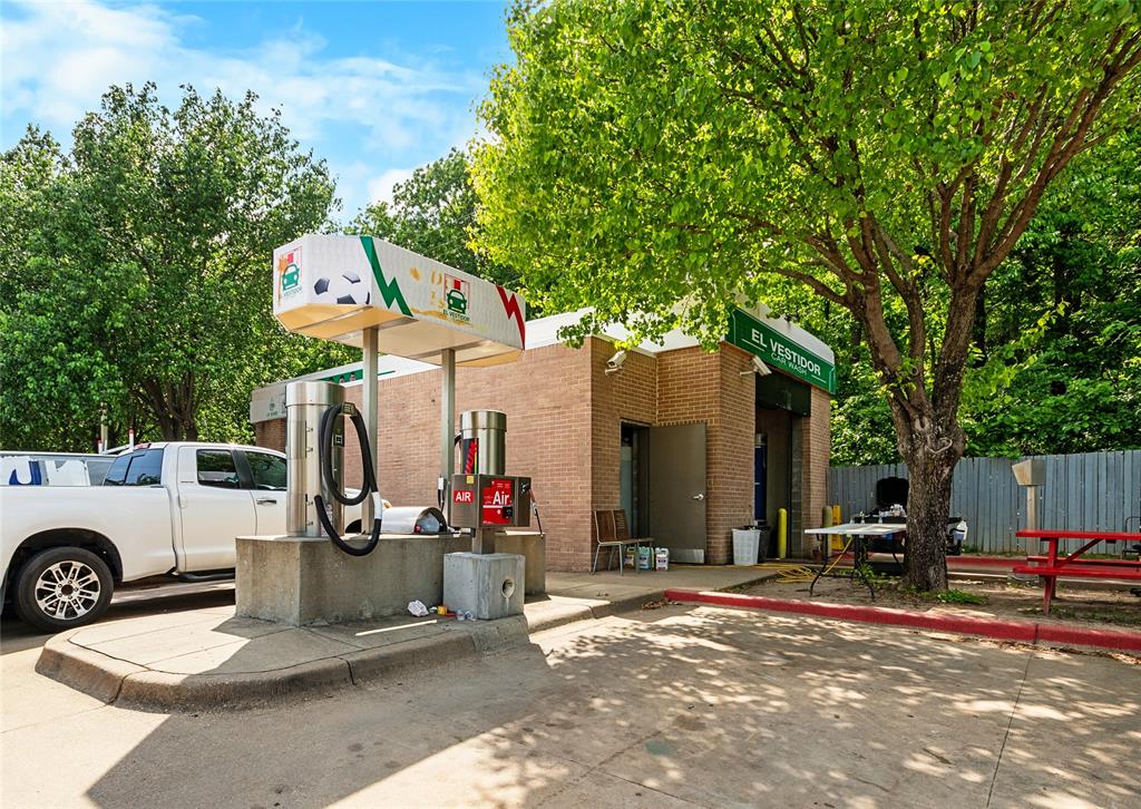 Exxon Centerville - Commercial Sale