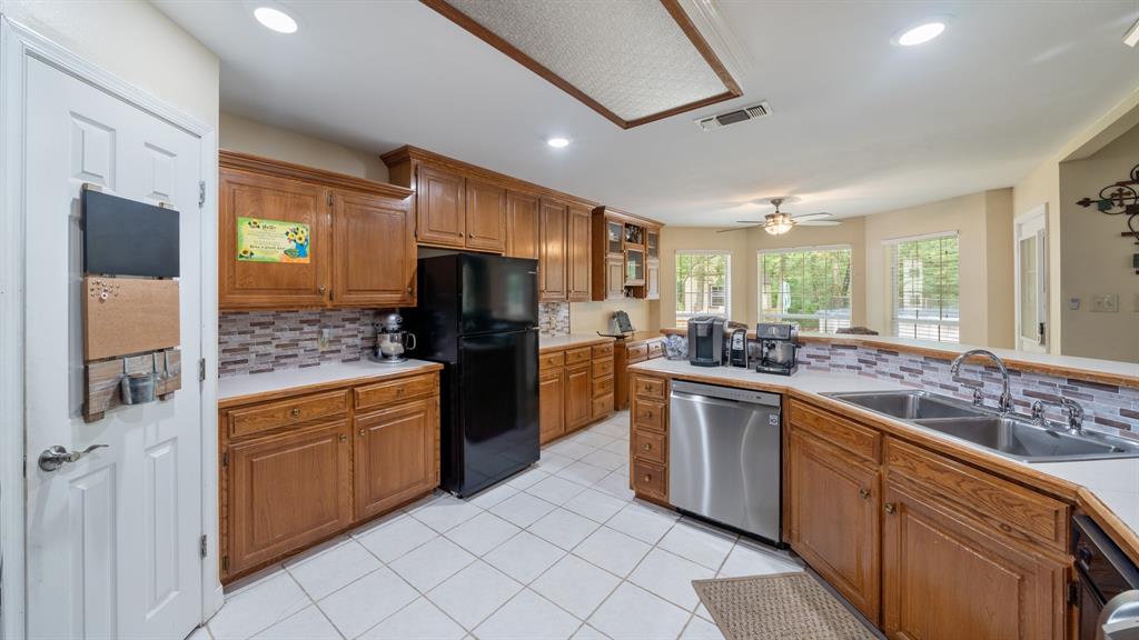 Acres 8.860, ABST: 218, SUR: A DUTCHER - Residential