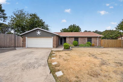 554 Taos Court Saginaw TX 76179