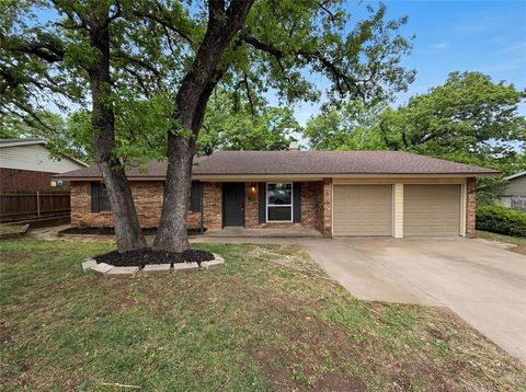 1023 N Lucas Drive Grapevine TX 76051