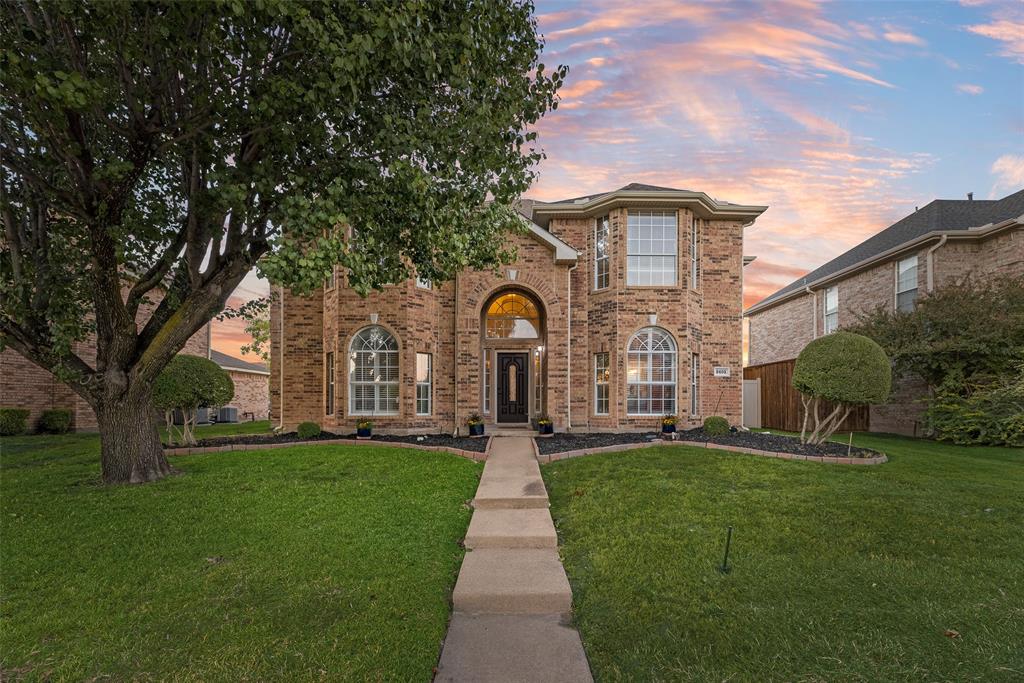 8405 Luna Drive