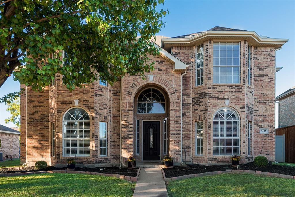 8405 Luna Drive