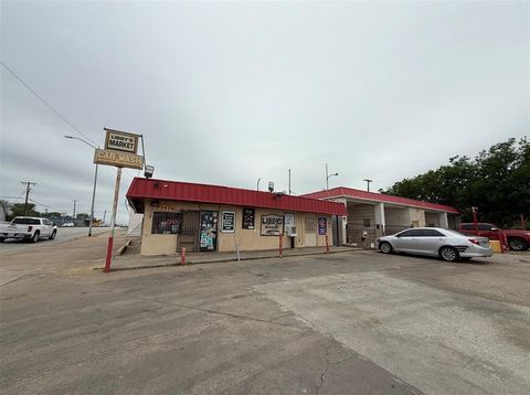 3419 N MAIN Street S Fort Worth TX 76106