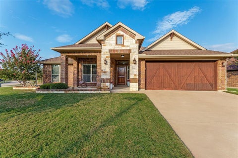 Photo of 1001 Morningside Drive, Burleson, TX 76028 (MLS # 21401966)