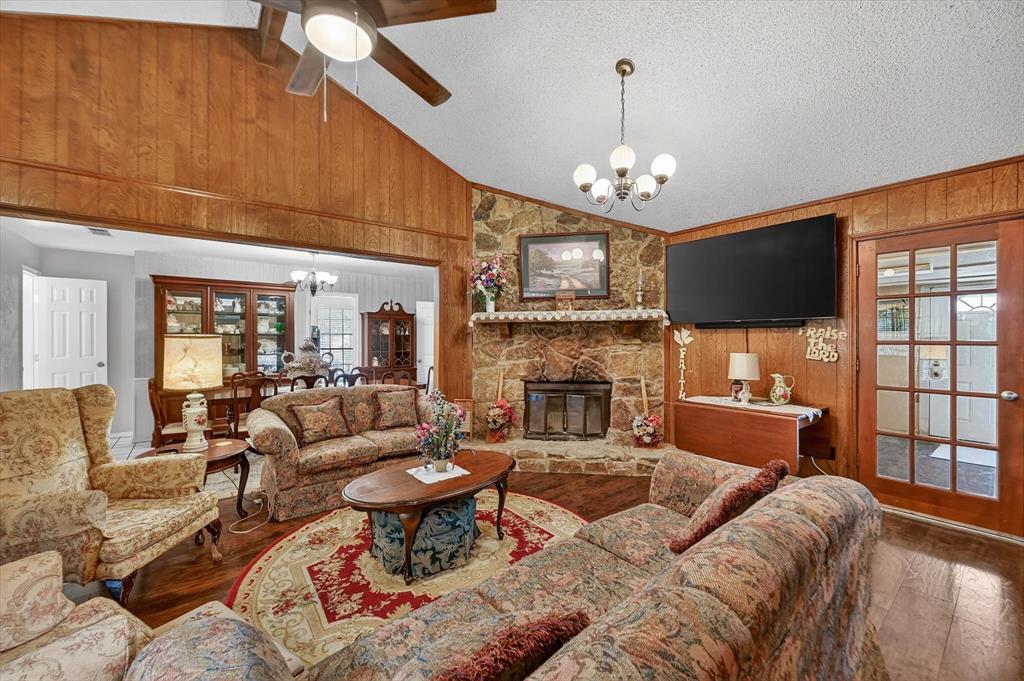 Caddo Peak Estate - Residential