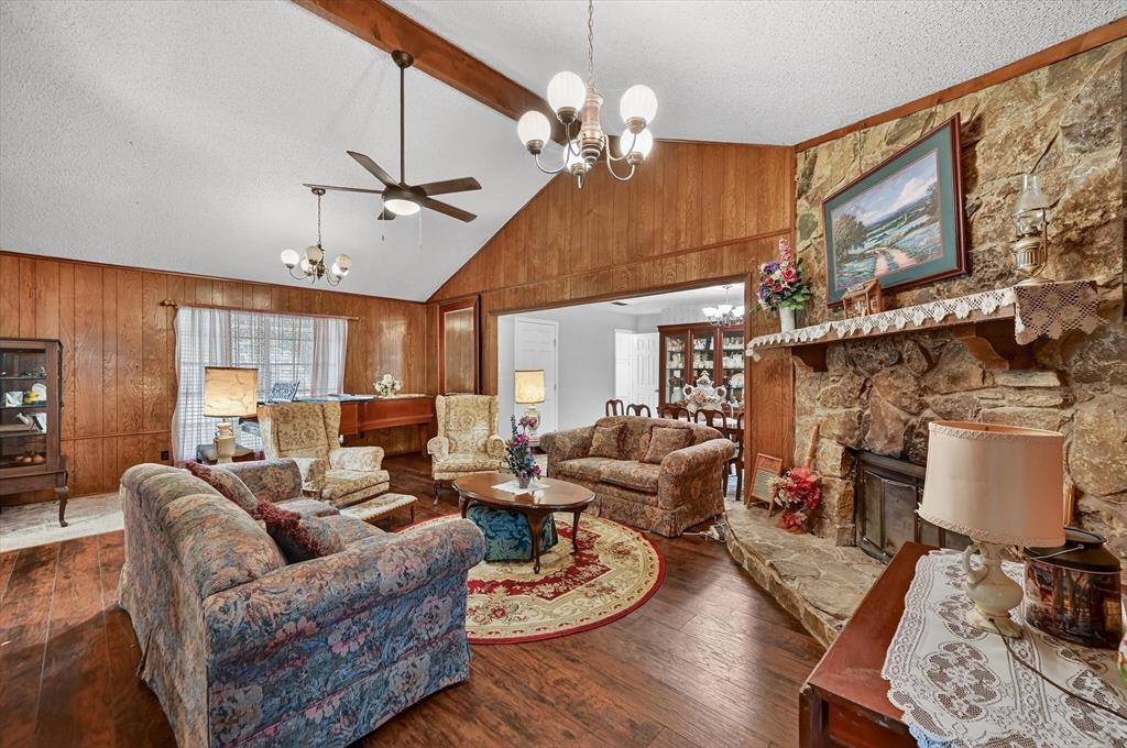 Caddo Peak Estate - Residential